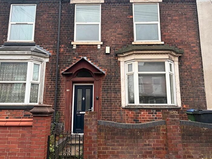4 Bedroom Terraced House To Rent In Vicarage Road, Oldbury, B68
