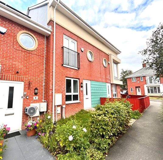 4 Bedroom Town House For Sale In Ashton Bank Way, Ashton, PR2