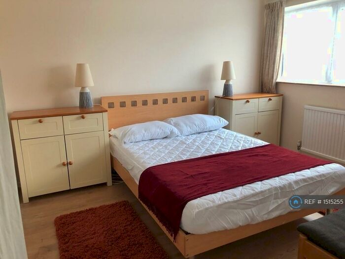 1 Bedroom Flat To Rent In First Floor, Maidenhead, SL6