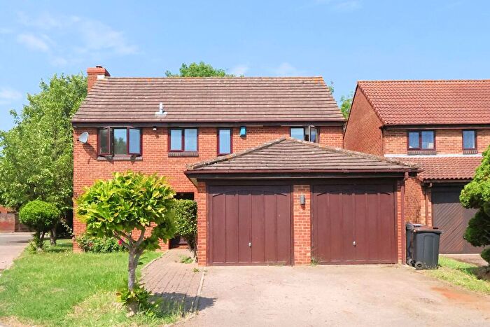4 Bedroom Detached House For Sale In Daffodil Close, Shirley Oaks Village, CR0