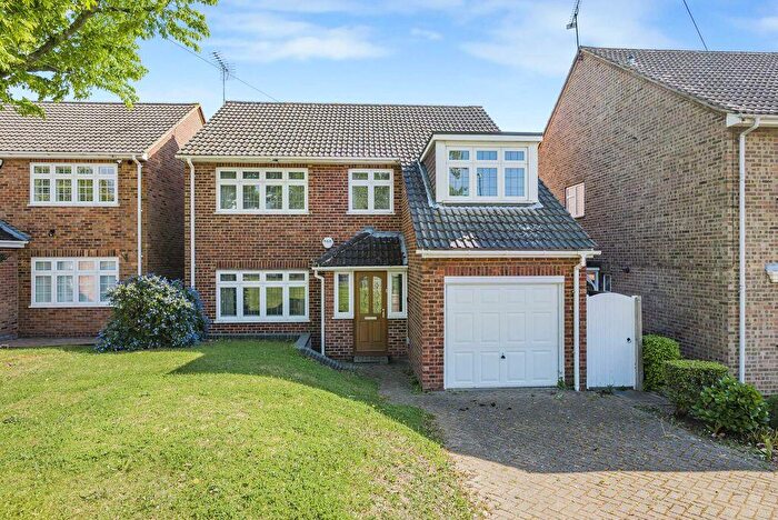 4 Bedroom Detached House For Sale In Glenhurst Avenue, Bexley, DA5