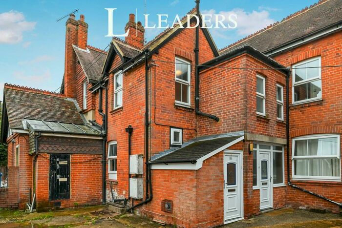 2 Bedroom Maisonette To Rent In Hurst Close, Bracknell, RG12