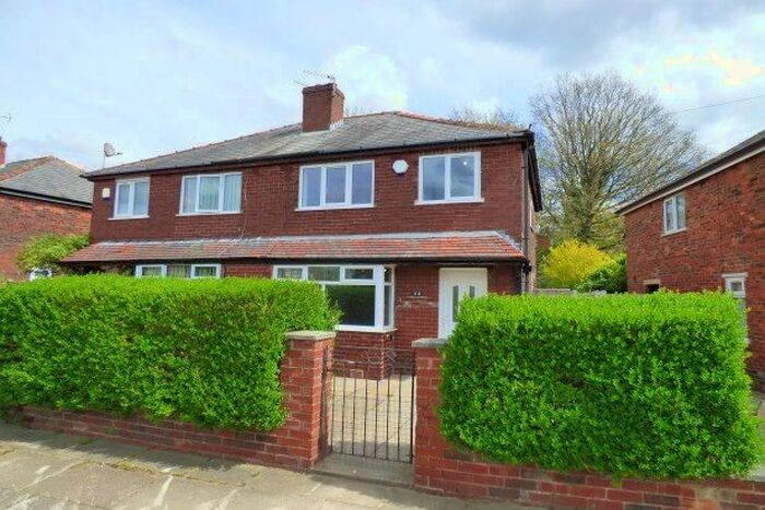 3 Bedroom Property To Rent In Windermere Drive, Bury, BL9