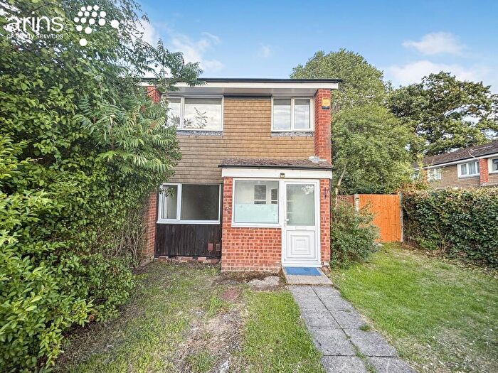 3 Bedroom Semi Detached House To Rent In Devitt Close, Reading, RG2