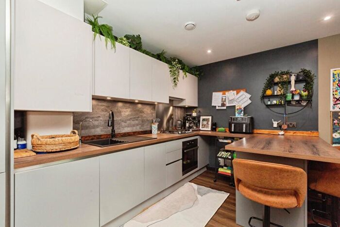 2 Bedroom Apartment For Sale In Exchange Street, Aylesbury, HP20