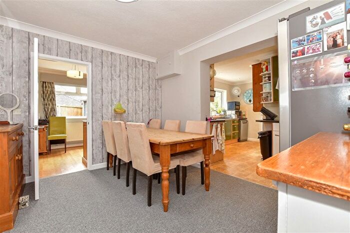 5 Bedroom Bungalow For Sale In St. Mary's Road, New Romney, Kent, TN28