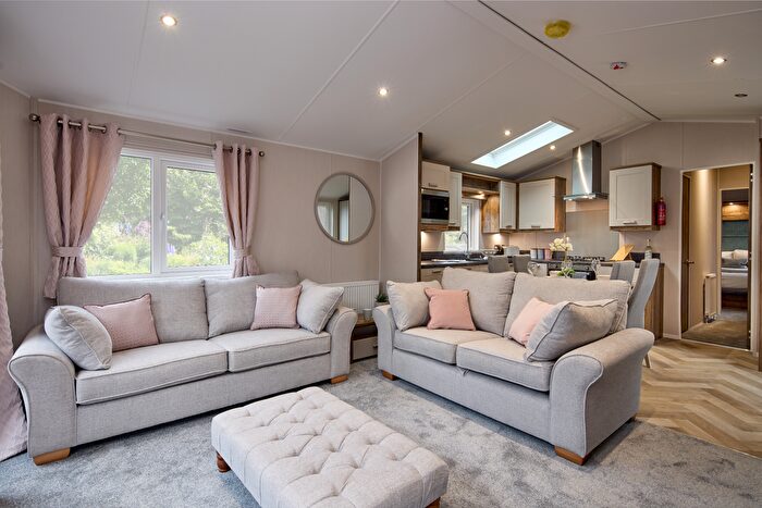 2 Bedroom Mobile/park Home For Sale In West Lane, Dalton On Tees, Darlington, DL2