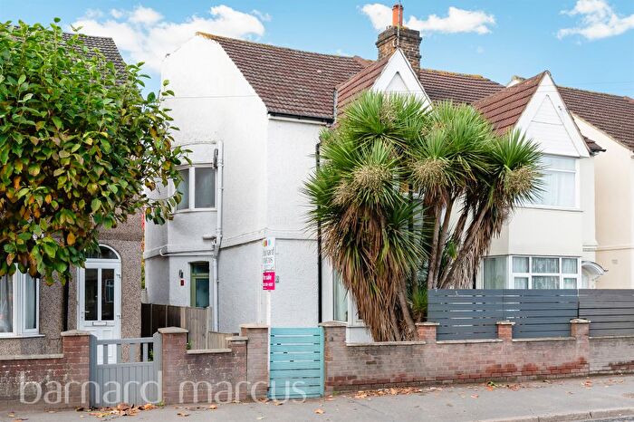 3 Bedroom Semi Detached House For Sale In Harlington Road East, Feltham, TW13