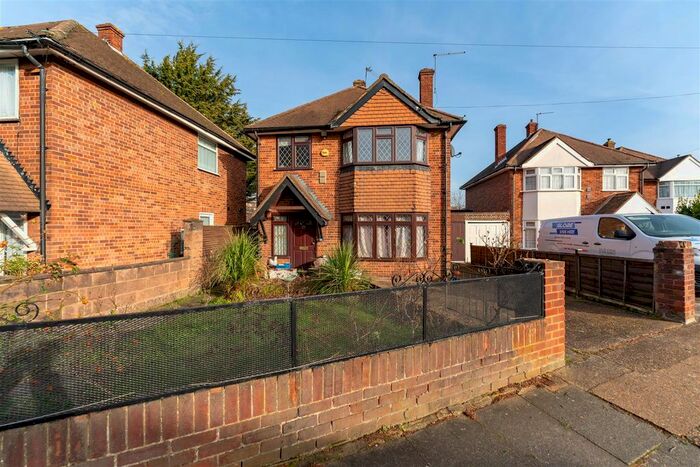 3 Bedroom Detached House To Rent In Speart Lane, Heston, Hounslow, TW5