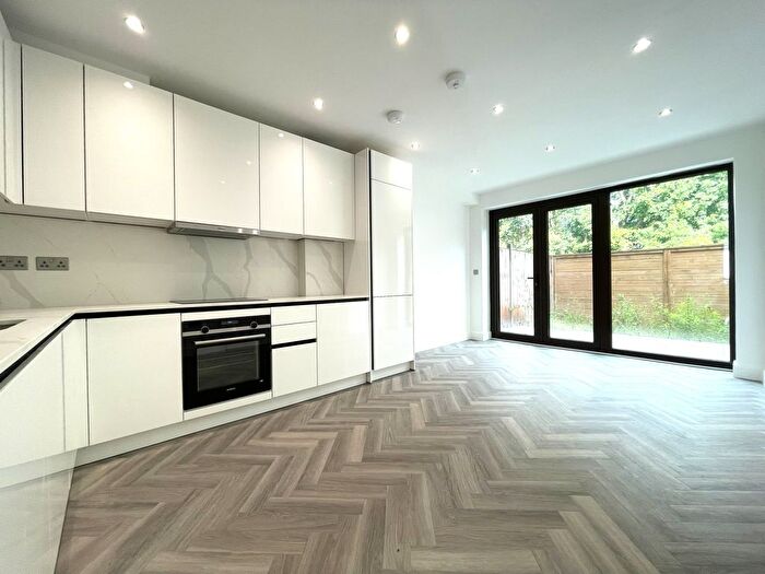 4 Bedroom Property To Rent In Larkshall Road, Chingford, E4