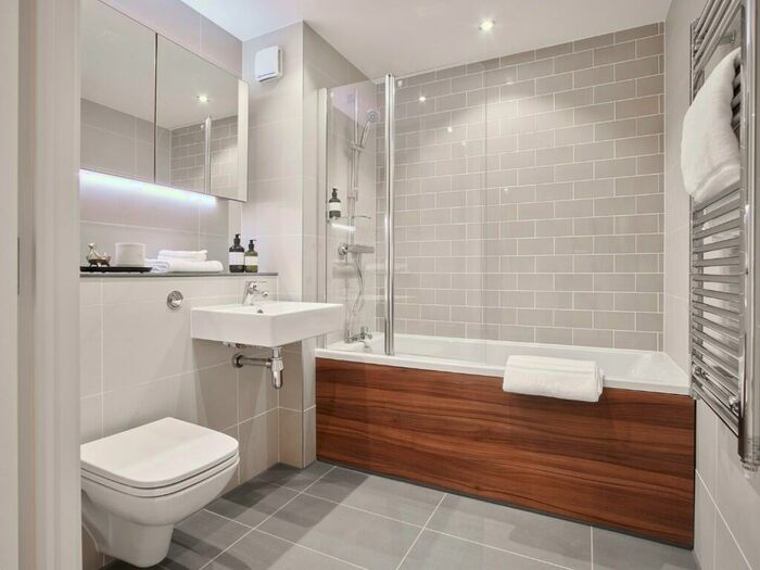 2 Bedroom Apartment To Rent In Holdenhurst Road, Bournemouth, Dorset, BH8