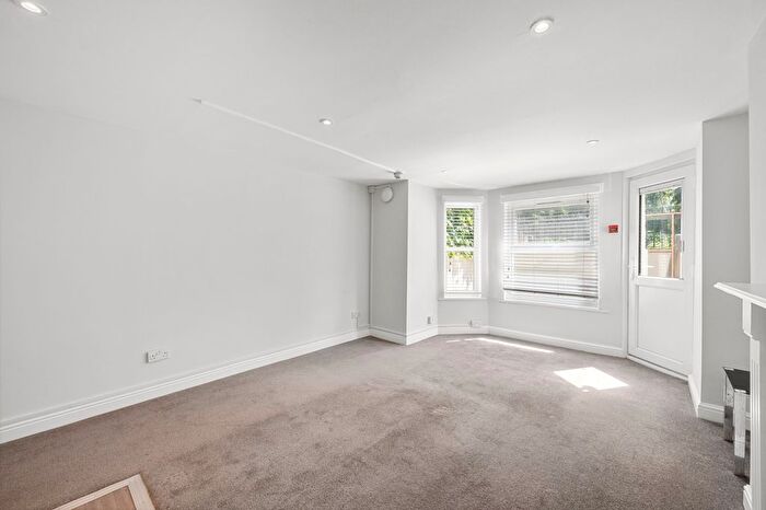 Studio To Rent In Fairfield South, Kingston Upon Thames, KT1