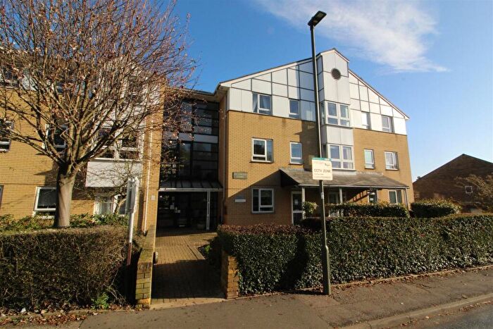 1 Bedroom Retirement Property For Sale In Potters Lane, Barnet, EN5