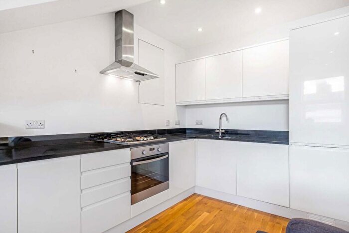 1 Bedroom Flat To Rent In Balham High Road, Balham, SW12