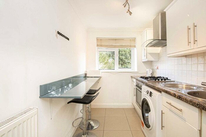 1 Bedroom Flat To Rent In Windsor Road, Ealing, W5