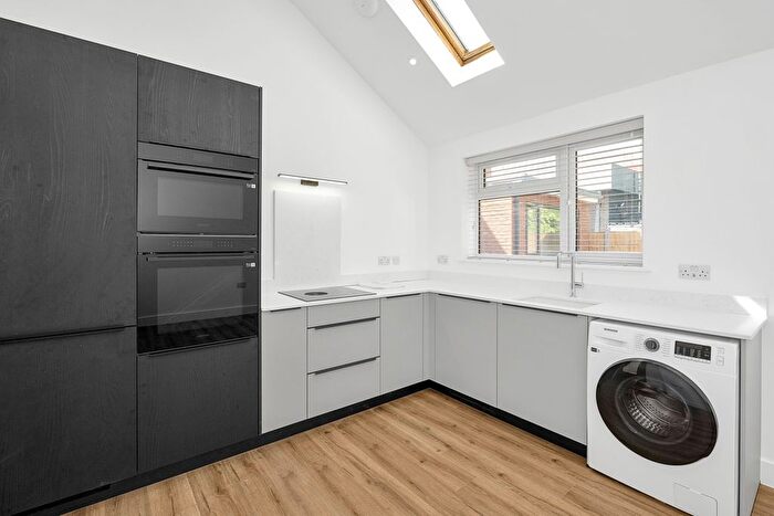 1 Bedroom Flat To Rent In London Road, St.Albans, AL1