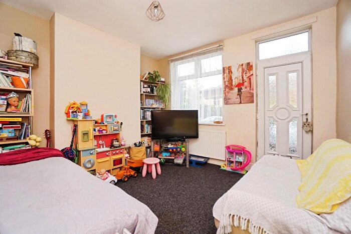 3 Bedroom Terraced House For Sale In Fitzgerald Road, Crookes, S10