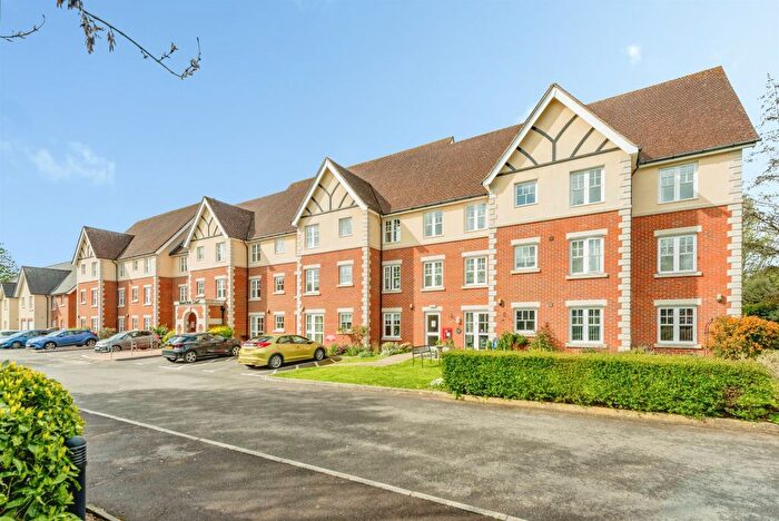 1 Bedroom Flat For Sale In Massetts Road, Horley, RH6