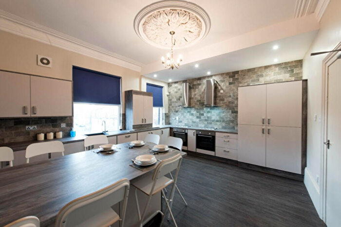 8 Bedroom Terraced House To Rent In Victoria Road, Leeds, West Yorkshire, LS6