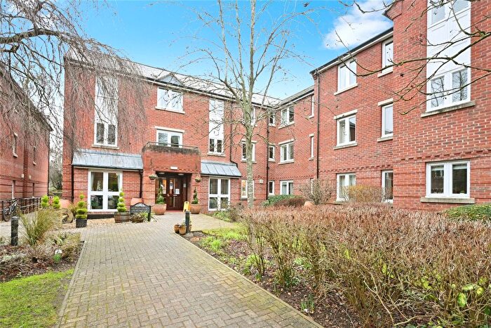 2 Bedroom Flat For Sale In Georgian Court Ph I, Spalding, PE11