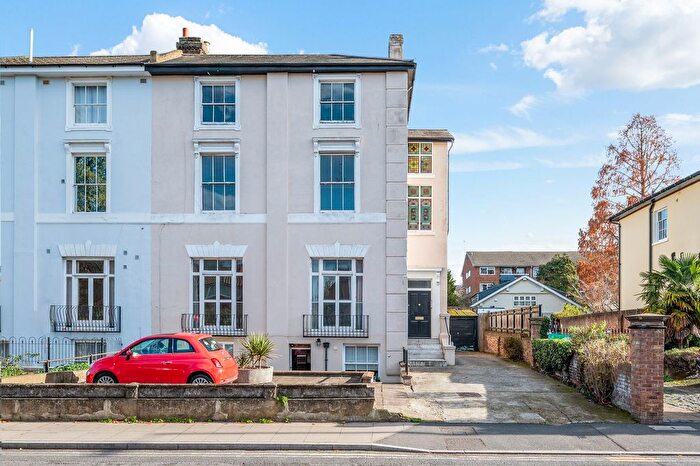 3 Bedroom Flat For Sale In Claremont Road, Surbiton, KT6