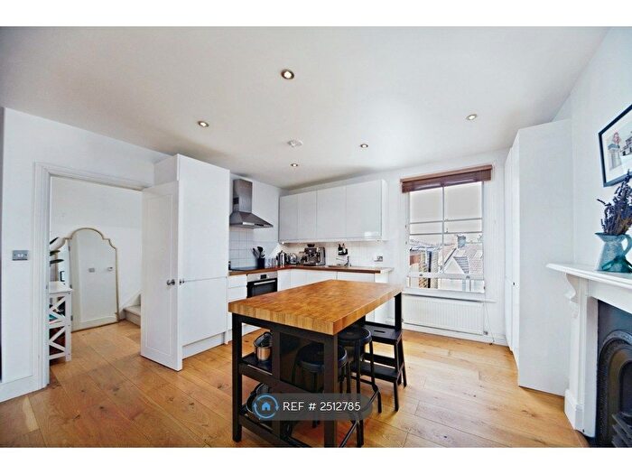 2 Bedroom Flat To Rent In Barmouth Road, London, SW18