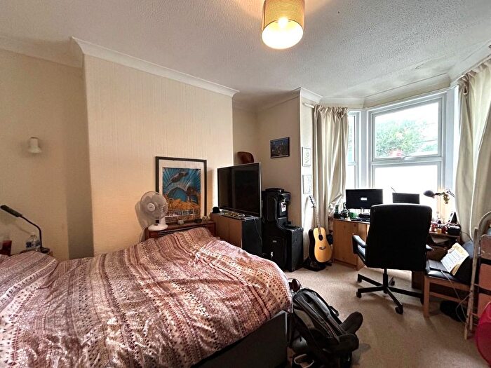 5 Bedroom Property To Rent In Dracaena Avenue, Falmouth, TR11