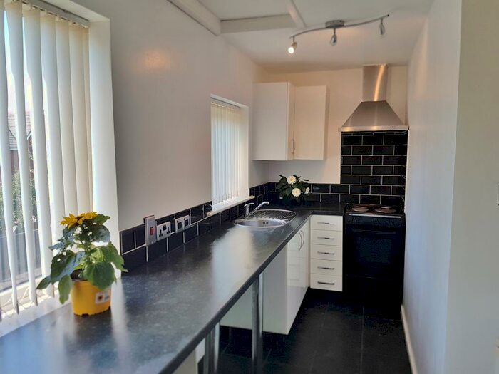 1 Bedroom Flat To Rent In Snowdon Close, Blackpool, FY1