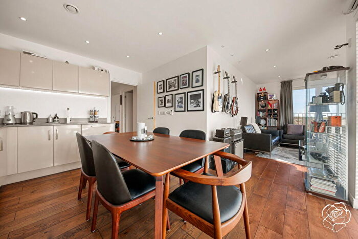 2 Bedroom Apartment For Sale In Mogul Building, Prospect Row, Stratford, E15