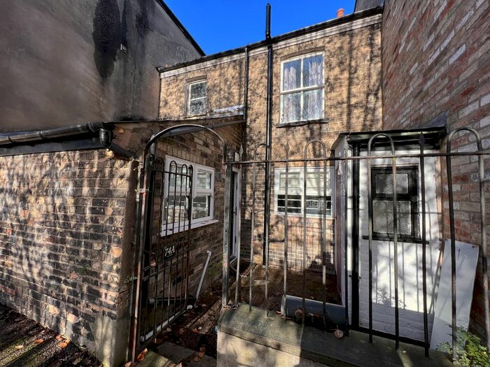 2 Bedroom Town House To Rent In King Street, Cambridge, Cambridgeshire, CB1