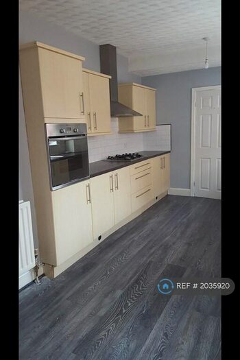 3 Bedroom Terraced House To Rent In Kings Bench Street, Hull, HU3