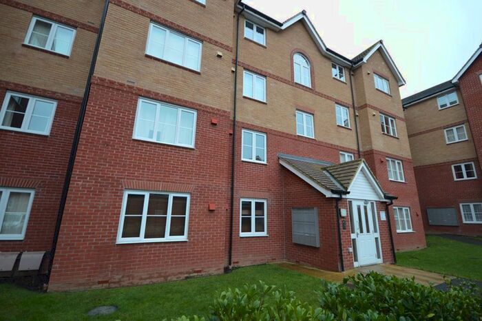 2 Bedroom Flat To Rent In Twickenham Close, Swindon SN3