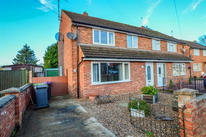 3 Bedroom Semi-Detached House To Rent In Robertson Drive, Sleaford, NG34