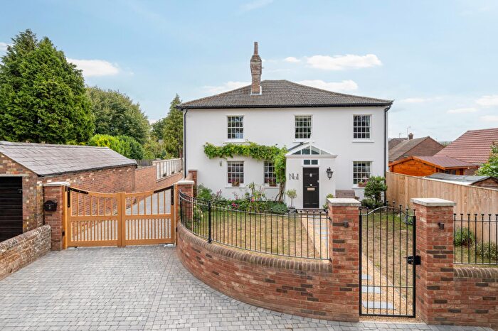 5 Bedroom Detached House For Sale In Church Lane, Eaton Bray, LU6