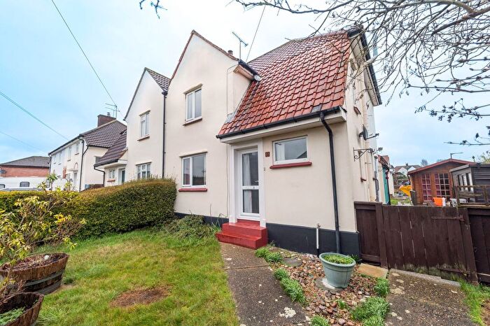 3 Bedroom Semi Detached House For Sale In Bradfield Avenue, Hadleigh, IP7