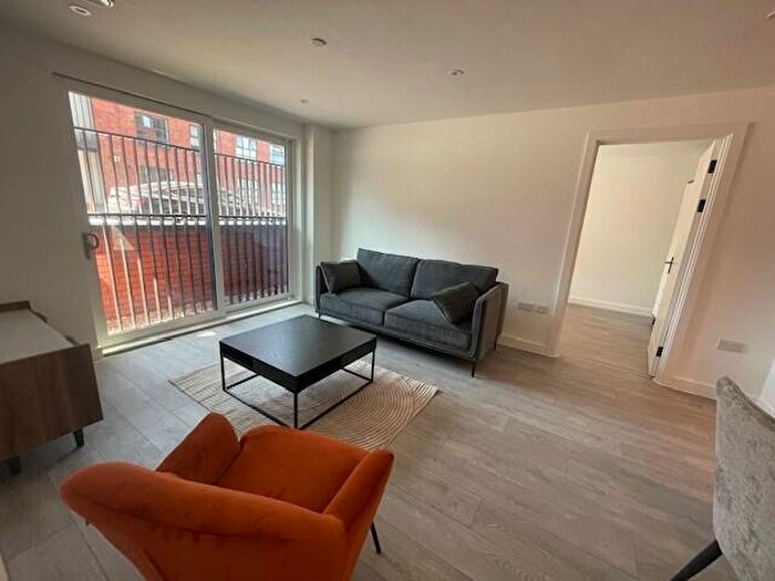 2 Bedroom Apartment To Rent In Green Street, B12