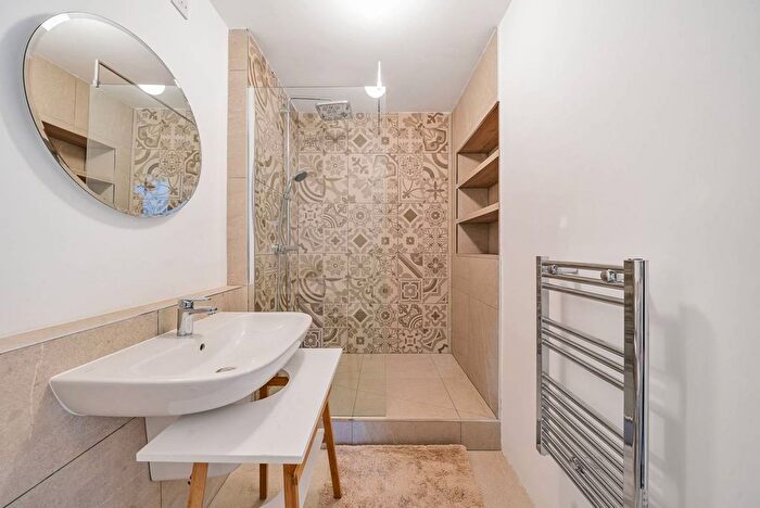1 Bedroom Flat To Rent In Kings Road, Chelsea, London, SW3