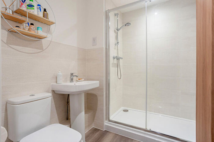 2 Bedroom Apartment To Rent In Cambridge Place, Farnham, Surrey, GU9