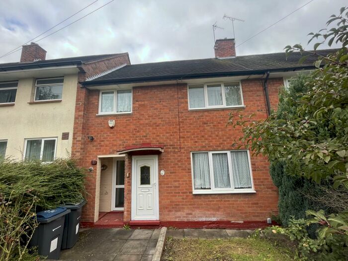 3 Bedroom House To Rent In Chiseldon Croft, Birmingham, B14