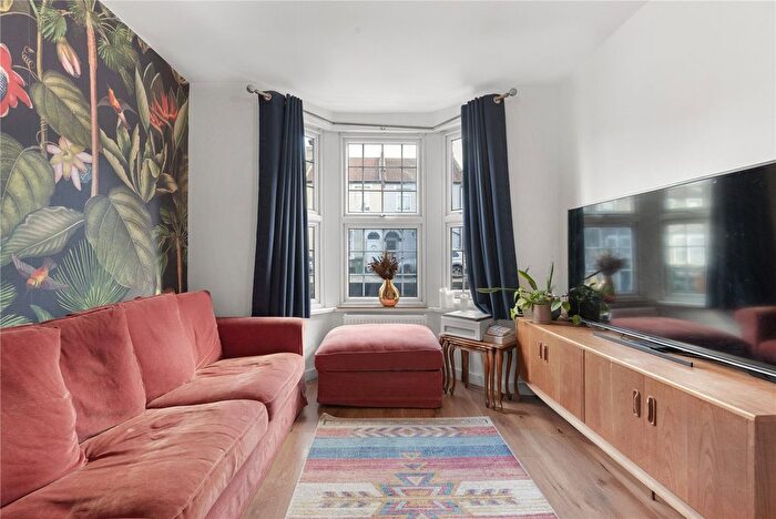 3 Bedroom Terraced House For Sale In Chingford Road, Walthamstow, London, E17