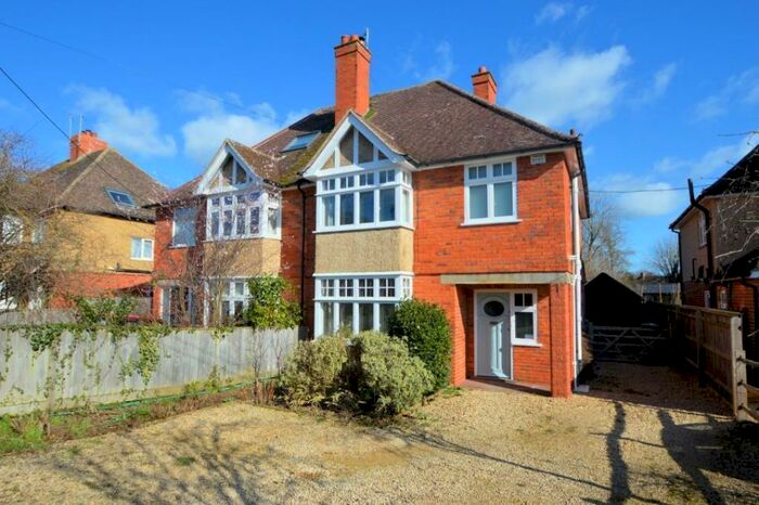 3 Bedroom Semi-Detached House To Rent In Wantage Road, Wallingford, OX10