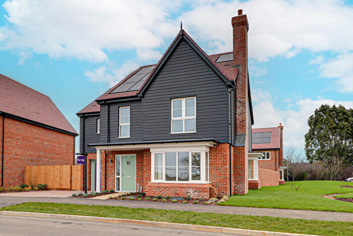 5 Bedroom Detached House For Sale In Oak Drive, Codicote, SG4