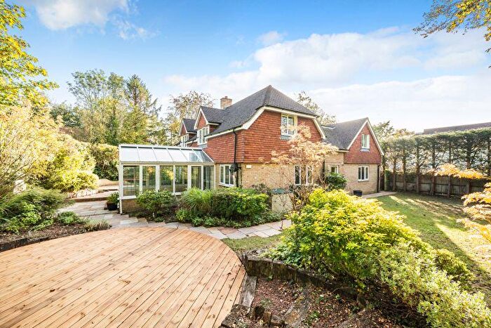 5 Bedroom Detached House For Sale In Highbarrow Close, Purley, CR8