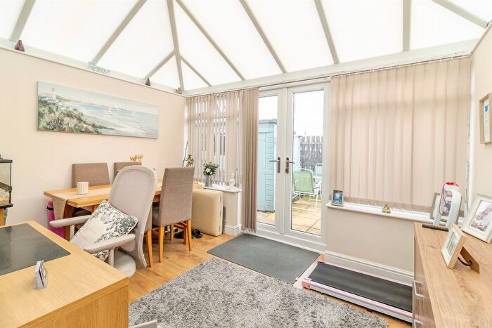 2 Bedroom End Terrace House For Sale In Bergamot Gardens, Walnut Tree, Milton Keynes, MK7