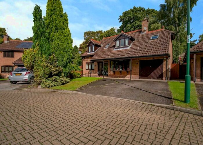 3 Bedroom Detached House To Rent In Park House Gates, Mapperley Park, NG3