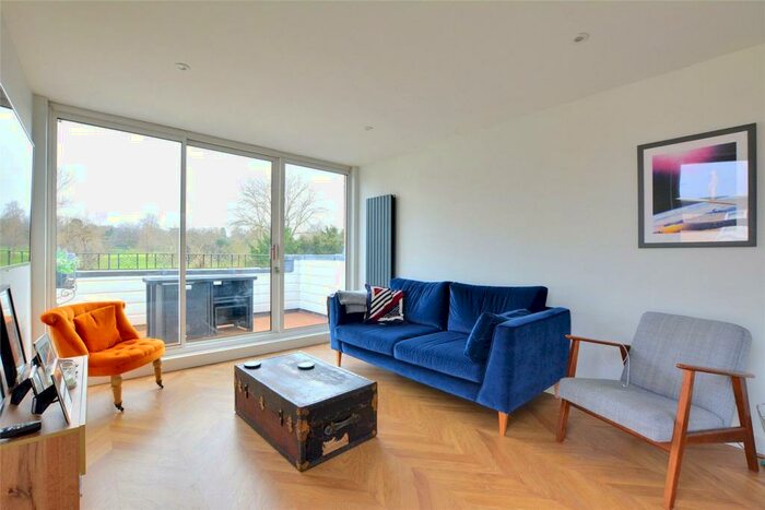 2 Bedroom Apartment To Rent In Woodhayes, Willow Grove, Chislehurst, BR7