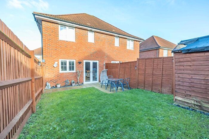 3 Bedroom Semi Detached House For Sale In Central Boulevard, Aylesham, Canterbury, Kent, CT3