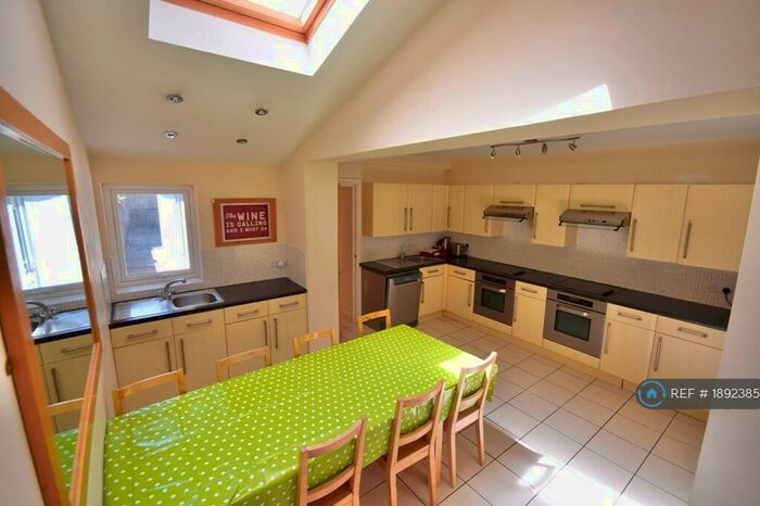 8 Bedroom Terraced House To Rent In Alexander Street, Cardiff, CF24