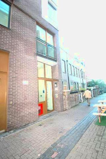 2 Bedroom Flat To Rent In Sylvester Walk, Hackney, E8