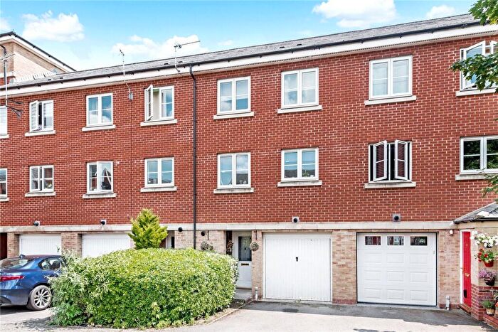 3 Bedroom Terraced House To Rent In Padstow Road, Churchward, Swindon, SN2